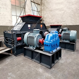 大型半自動液壓對輥破碎機(jī)發(fā)貨 破碎瓜米石